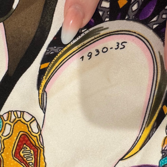 SALVATORE FERRAGAMO Vintage Silk Shoe Print Scarf - Picture 5 of 7